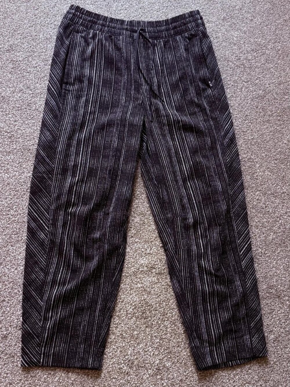 Athleta Women's Ankle Stretch Pant Amara Stripe Black White Size 8